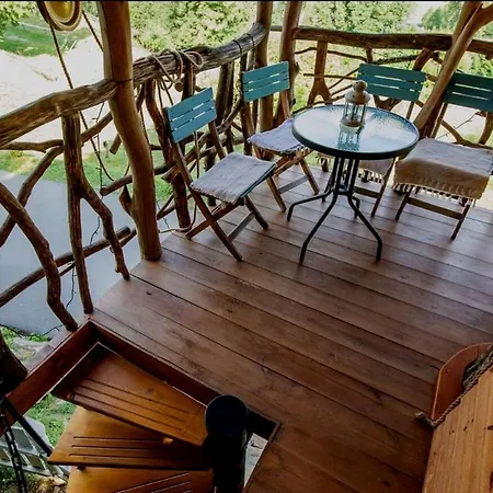 Dom Na Strome V Panorama Parku Nezbudska Lucka