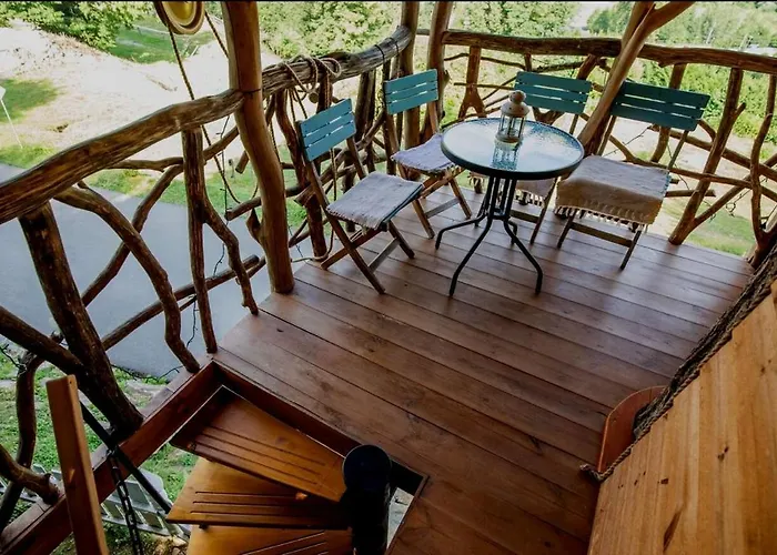 Dom Na Strome V Panoráma Parku Óváralja